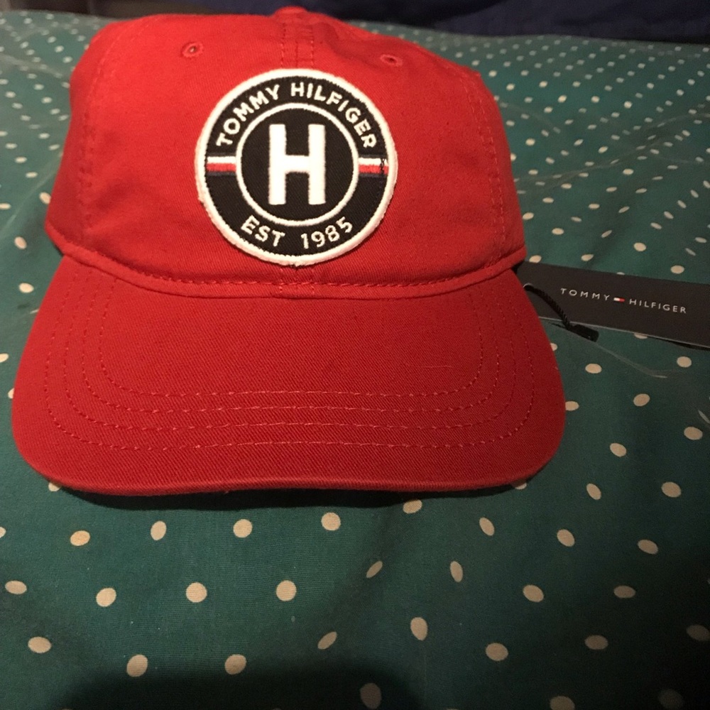 Tommy Hilfiger hat
